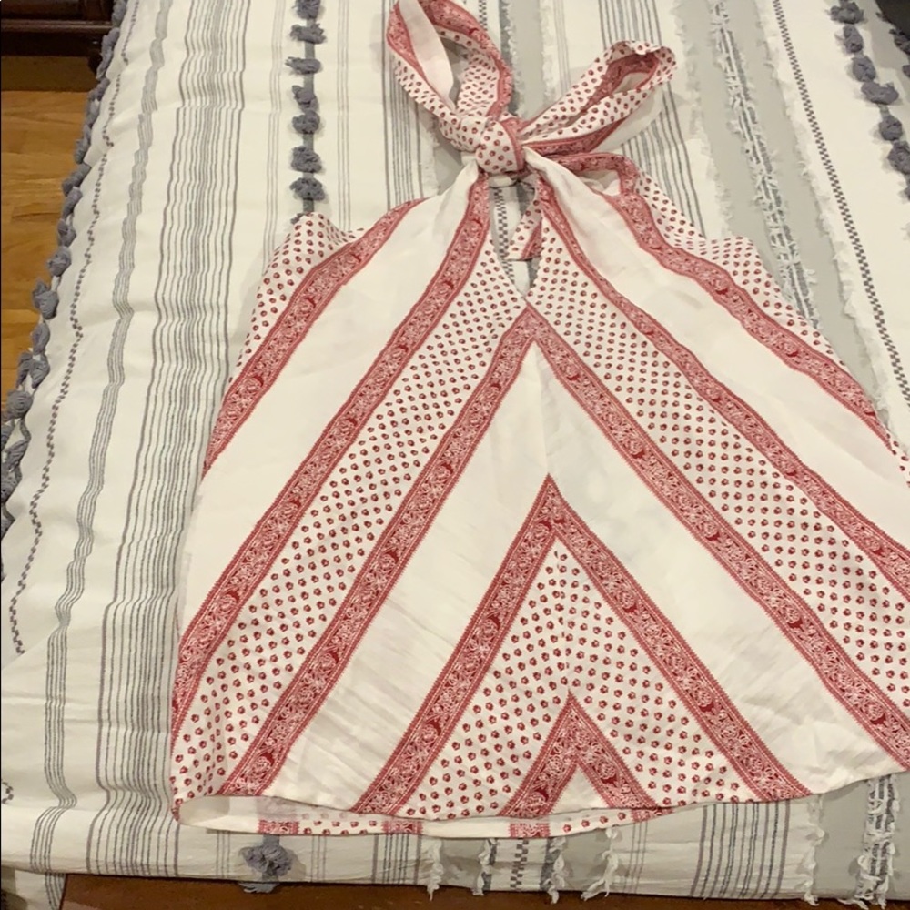 white and red pattern